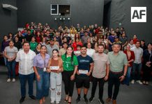 Indira Vizcaíno otorgó más de 300 aparatos auditivos a personas de todo el estado y acompañó entrega de tarjetas JCF