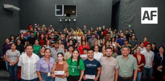 Indira Vizcaíno otorgó más de 300 aparatos auditivos a personas de todo el estado y acompañó entrega de tarjetas JCF