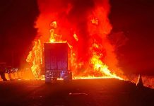 Accidente entre tractocamiones provoca incendio y mantiene parcialmente cerrada la autopista Tecomán–Colima