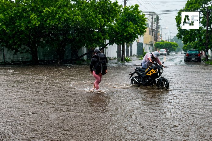 lluvia-moto-calle