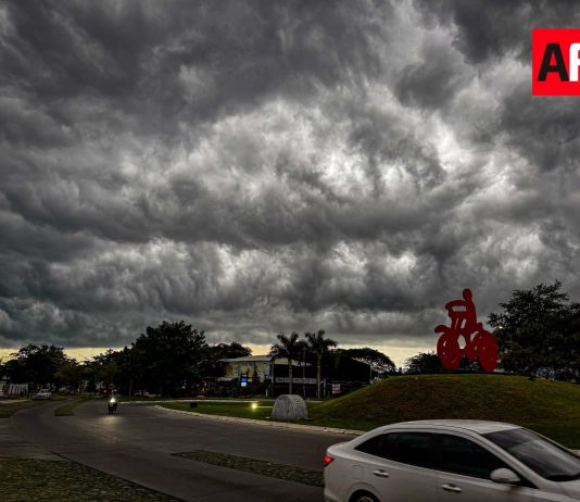 Persisten las lluvias en Colima; Conagua vigila posible desarrollo ciclónico en el Pacífico
