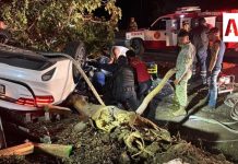 Dos personas resultan lesionadas tras volcadura en la carretera Colima–Guadalajara