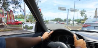 Exceso de velocidad eleva el riesgo de accidentes fatales, alerta Salud Colima; exhorta a respetar límites permitidos