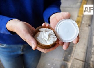 Alerta Salud Colima por riesgo sanitario de bolsas de nicotina; pide no consumirlas