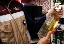 Alerta sanitaria por falsificación de tequila de reconocida marca; Coespris llama a no consumirlo