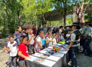 Guardia Nacional acerca su labor a niñas y niños durante curso de verano en Colima