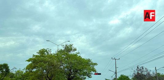 Prevén lluvias muy fuertes y ambiente caluroso este sábado en Colima