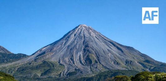 Volcán de Colima continúa estable y con baja actividad: UEPC