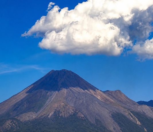 Volcán de Colima se mantiene estable y con baja actividad: UEPC