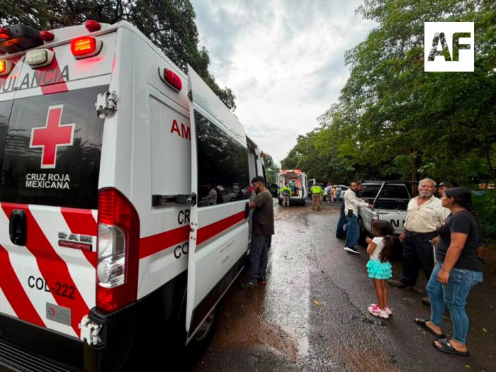 Accidente múltiple deja varios lesionados en la carretera Colima – Pihuamo2