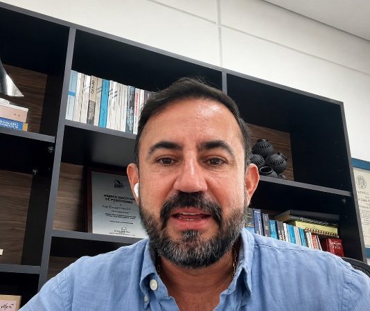 Recibirá apoyo federal proyecto científico de universitario sobre género, diversidad sexual y trabajo en el turismo