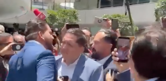 Jaloneos e insultos en la Comisión Permanente entre Arturo Ávila y Carlos Gutiérrez