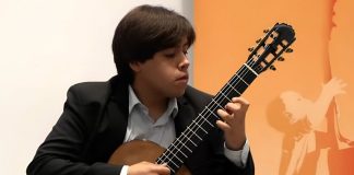 Destaca Axel Centeno en concursos de guitarra de España y Michoacán