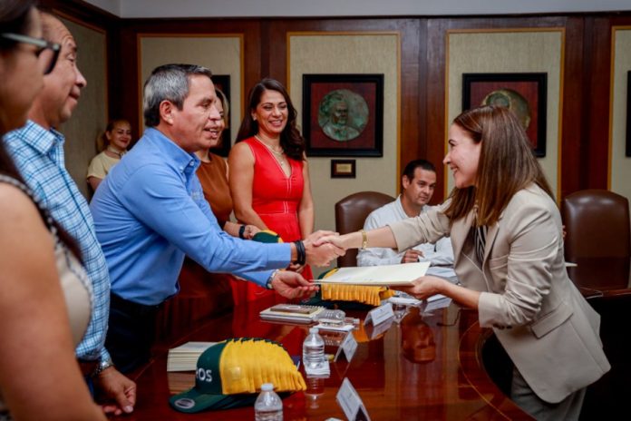 Entrega UdeC 40 promociones de nivel salarial para personal de confianza_b (1)