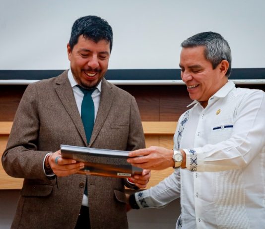 ¿A quién protege el derecho, al individuo o a la comunidad?, pregunta el jurista Felipe Aragón