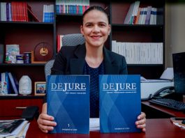 Mejora visibilidad nacional e internacional revista De Jure