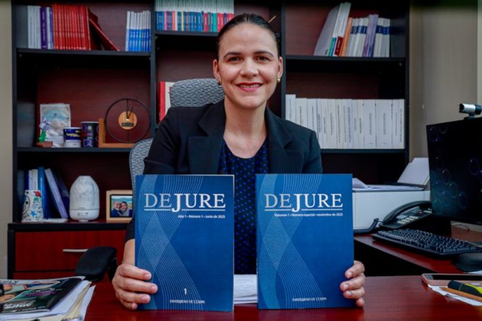 Mejora visibilidad nacional e internacional revista De Jure