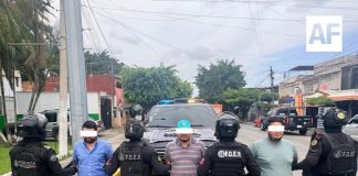 Policías del Estado aseguraron 2 millones de pesos en efectivo y arrestaron a tres sujetos en Tonalá, Jalisco