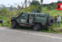 Vuelca blindado del Ejército en Tocumbo; siete militares resultan heridos, dos graves