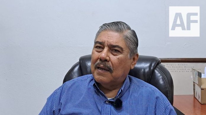 secretario general del ayuntamiento de Colima, Héctor Arturo León Alam