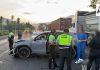 Dos lesionados tras chocar contra muro de contención en La Salada