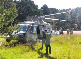 Helicóptero de la Fuerza Aérea realiza aterrizaje de emergencia en Durango; siete personas resultan con contusiones leves