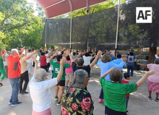 DIF Estatal Colima celebra a personas adultas mayores del CAS, en su día social
