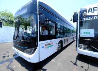 Puerto Vallarta estrenó 29 nuevos camiones de transporte público este sábado