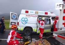 Continúan los accidentes en la autopista Guadalajara- Colima, ahora chocó una ambulancia en Sayula Jalisco.