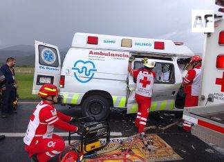 Continúan los accidentes en la autopista Guadalajara- Colima, ahora chocó una ambulancia en Sayula Jalisco.