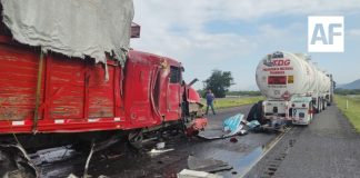 Choque múltiple en la Autopista Guadalajara-Colima deja cinco personas lesionadas