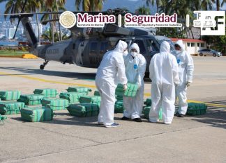 Marina asegura 1.9 toneladas de presunta cocaína frente a costas de Guerrero