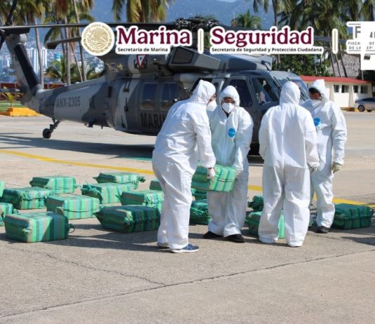 Marina asegura 1.9 toneladas de presunta cocaína frente a costas de Guerrero
