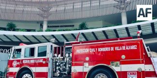 Club Rotario e iniciativa privada entregan camión motobomba a Protección Civil de Villa de Álvarez