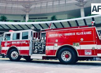 Club Rotario e iniciativa privada entregan camión motobomba a Protección Civil de Villa de Álvarez
