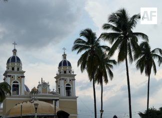 Prevén lluvias fuertes y oleaje elevado para Colima este lunes