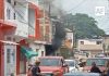 Incendio en vivienda moviliza a cuerpos de emergencia en el centro de Manzanillo