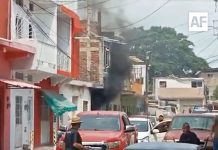Incendio en vivienda moviliza a cuerpos de emergencia en el centro de Manzanillo