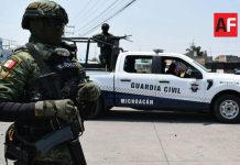 Presuntos sicarios mueren tras enfrentamiento contra la DEFENSA en La Ruana; aseguran armas y camioneta