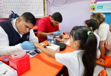 SS continúa el tamizaje metabólico en escuelas de Colima para detectar riesgos de salud desde la infancia