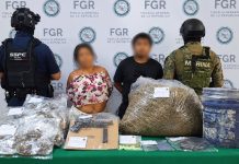 SSPC Colima y Marina detienen en Tecomán a 2 presuntos integrantes del CJNG; les aseguran arma, droga y artefactos explosivos artesanales
