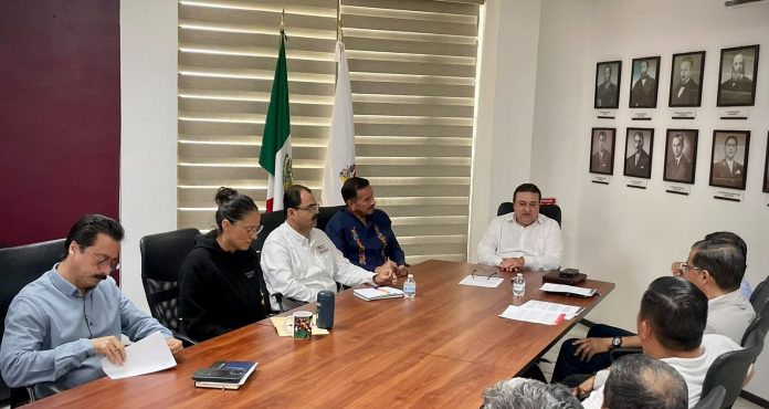 Gobierno de Colima acuerda reuniones de trabajo con salineros de Cuyutlán