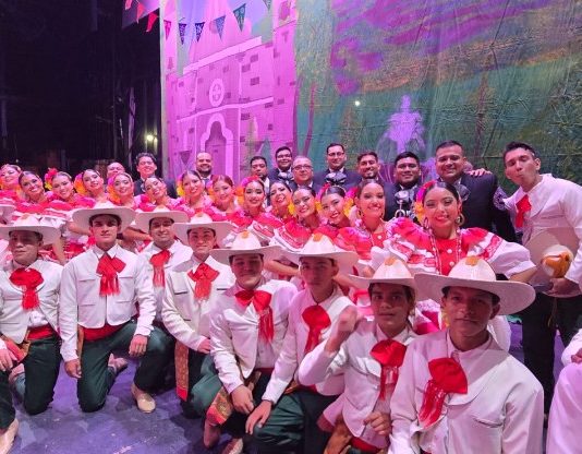 Ballet Mitoteliztli se presentó en encuentro cultural “40 años de Tradición y Folclore”, en la CDMX