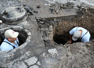 CIAPACOV moderniza simultáneamente 3 puntos de la red de drenaje en Colima, incluida una escuela pública