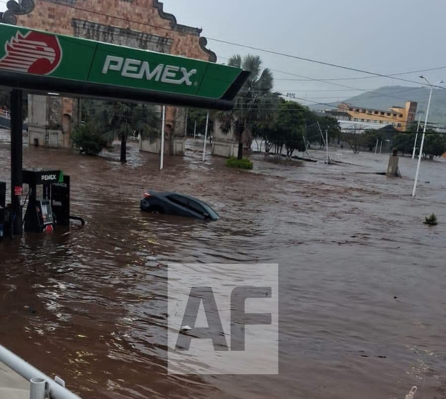 Una tromba dejó severas inundaciones en Zapotlanejo, Jalisco