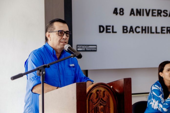 Celebran 48 años del Bachillerato 13_Carlos