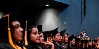 Egresan de Trabajo Social y Gerontología profesionales para atender retos de la comunidad