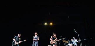 Disfrutan colimenses de distintos ritmos y fusiones musicales con el grupo Rei Volcana