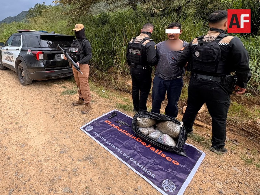 Detienen-a-presunto-distribuidor-de-droga-en-Talpa-de-Allende4