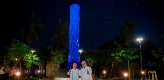 Develan obra de Sebastián e inauguran el Jardín del Saber, en el campus central